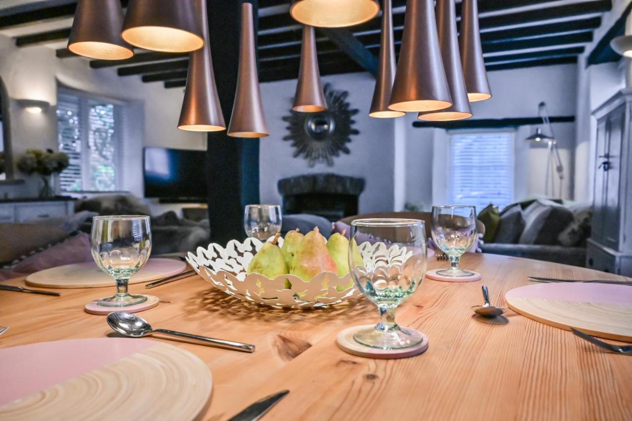 A Superb Bijou Retreat With Jacuzzi Near An Excellent Village Pub 옐버턴 외부 사진