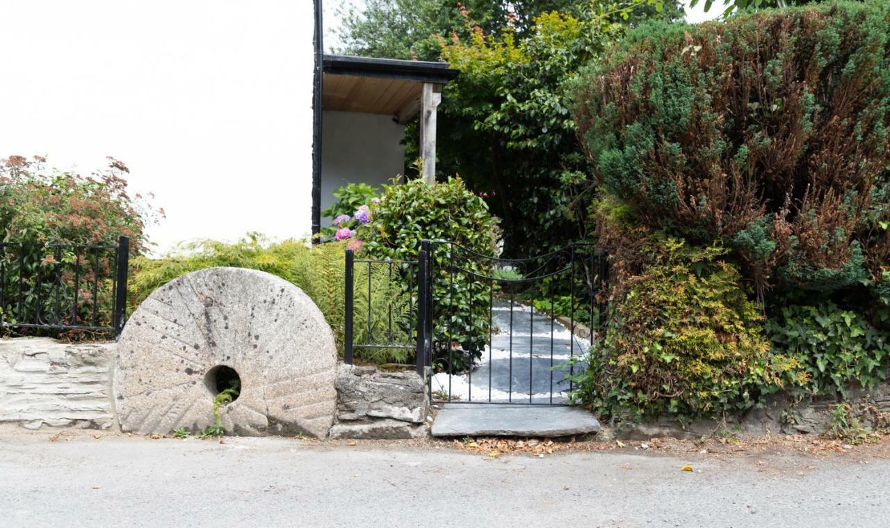 A Superb Bijou Retreat With Jacuzzi Near An Excellent Village Pub 옐버턴 외부 사진